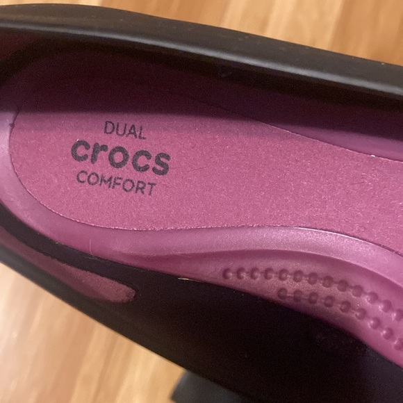 Crocs Women’s Dual Comfort Heel Pumps Slip On Shoes Size 7 - Picture 4 of 5